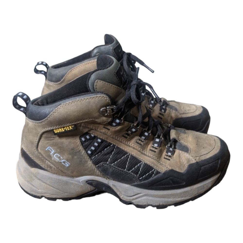 Nike ACG mid ankle hiking boots outdoors supportive sturdy EUC 8.5 black brown